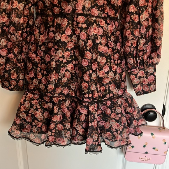 ✨Simply adorable open front black w/subtle peach pink green floral pattern dress - Picture 6 of 16